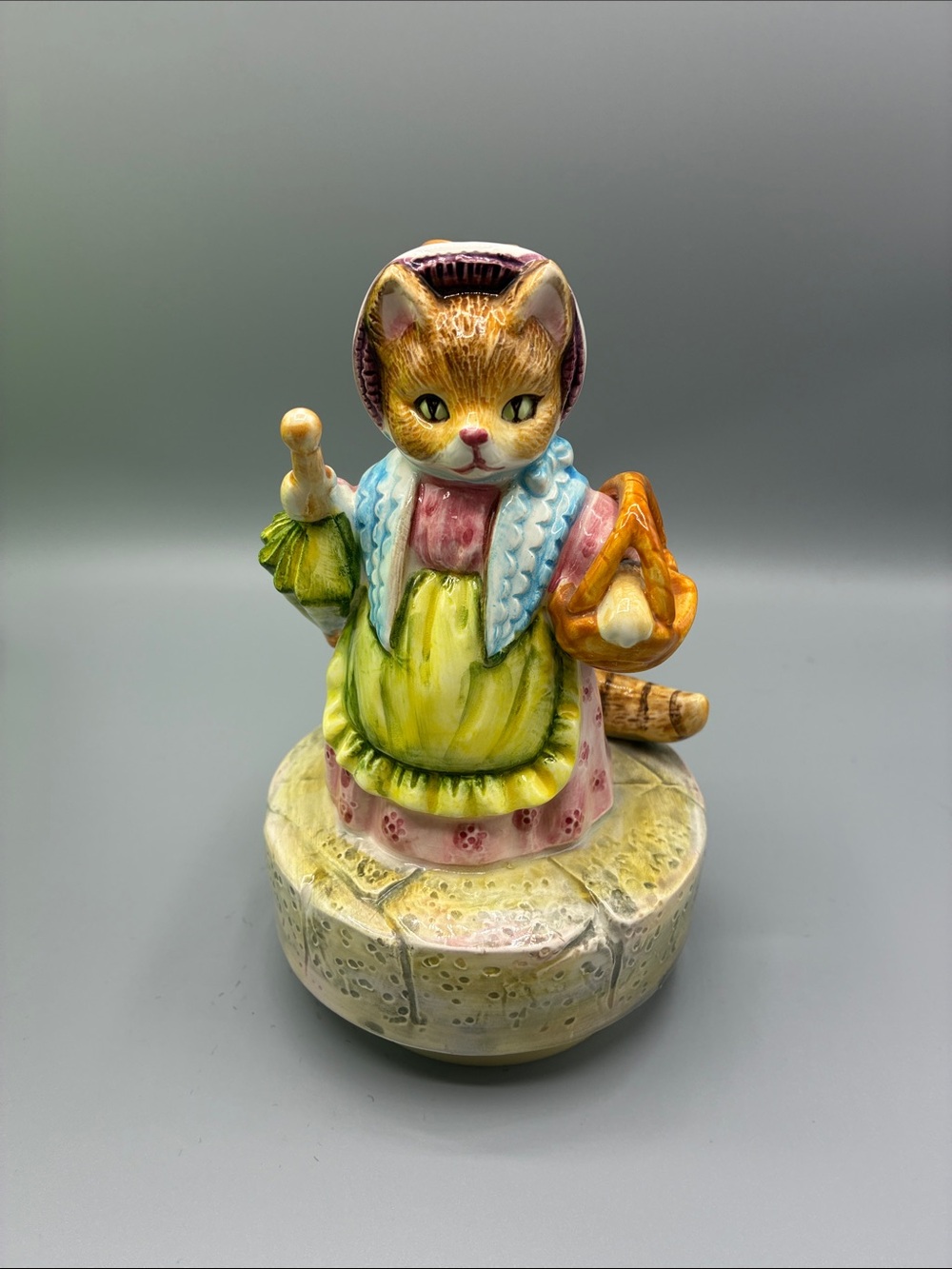 Schmid Beatrix Potter Music Box Mrs Rigby